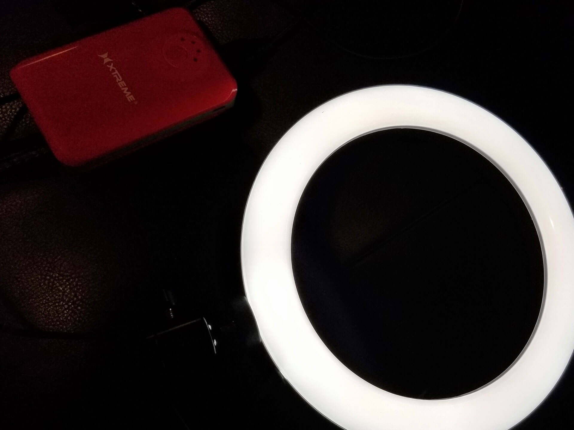 Brightly-illuminated ring light powered by a USB battery pack